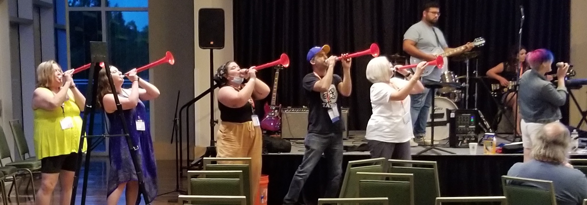 Teacher celebrate pBuzz at the 2022 Modern Band Summit